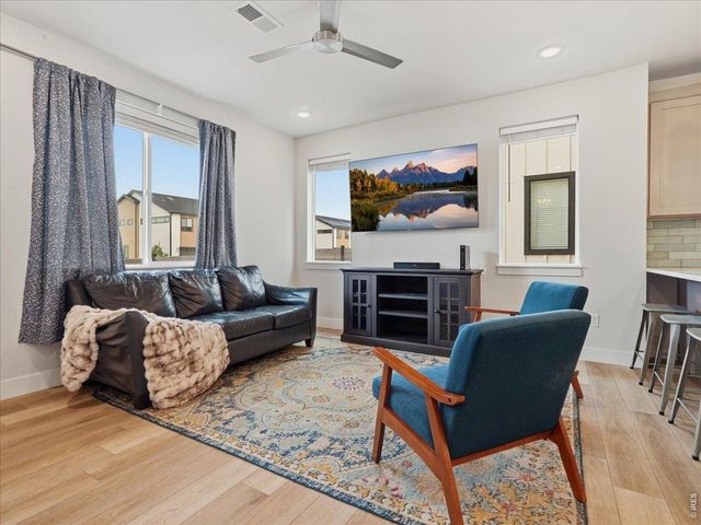 2402 49th Ave Ct 40, Greeley, CO 80634