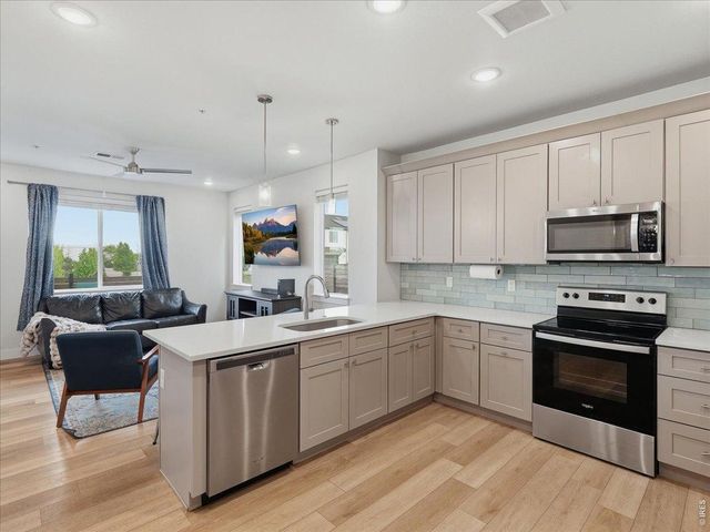 2402 49th Ave Ct 40, Greeley, CO 80634