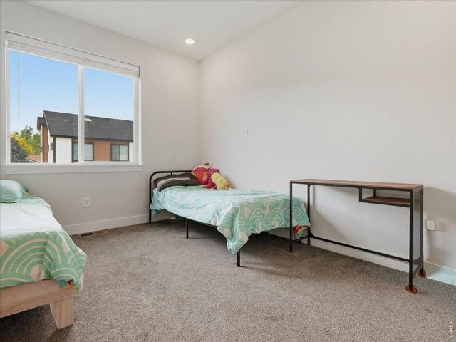 2402 49th Ave Ct 40, Greeley, CO 80634