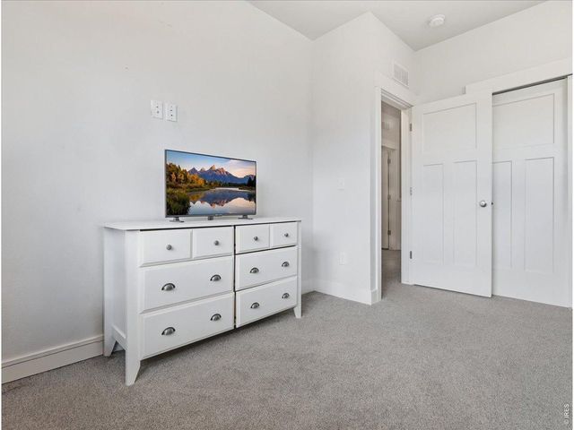 2402 49th Ave Ct 40, Greeley, CO 80634