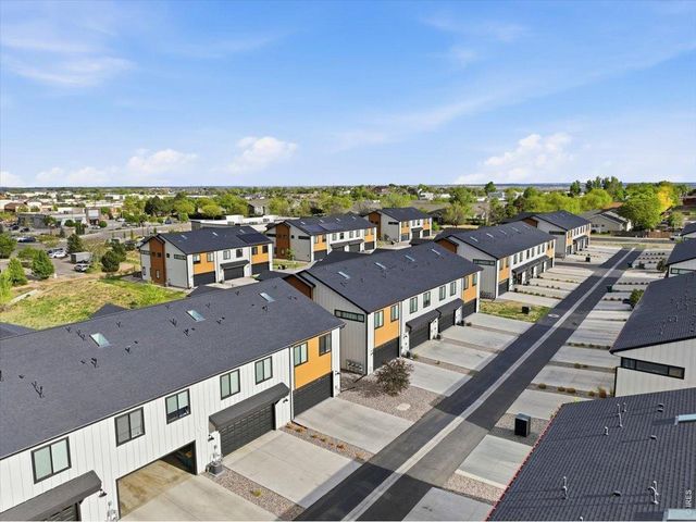 2402 49th Ave Ct 40, Greeley, CO 80634