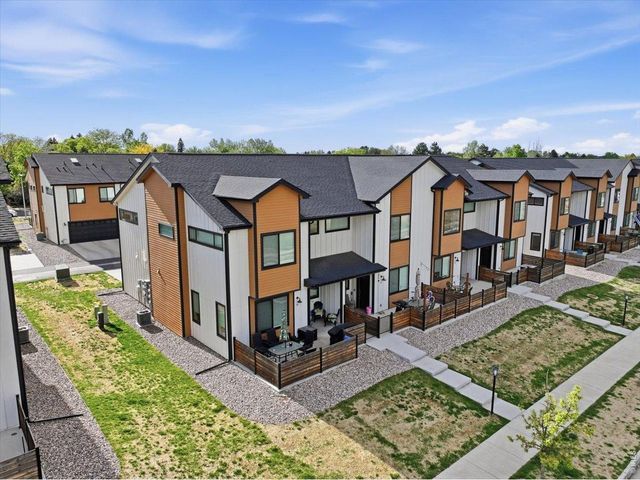 2402 49th Ave Ct 40, Greeley, CO 80634