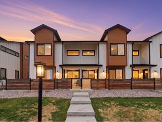 2402 49th Ave Ct 40, Greeley, CO 80634