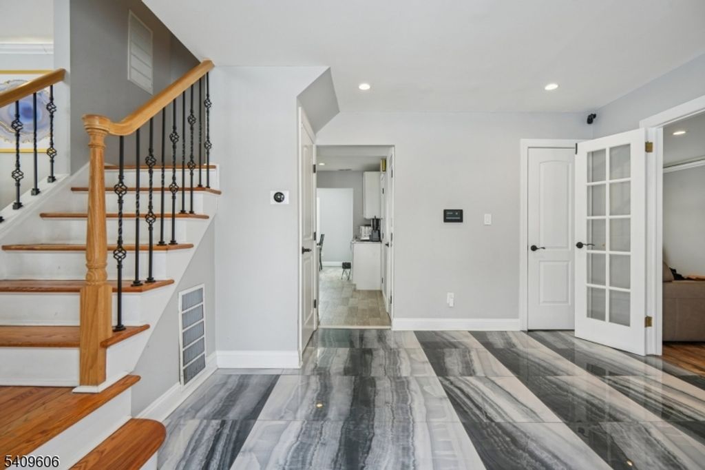 25 Nathan Way, Wayne Twp., NJ 07470 — photo 5
