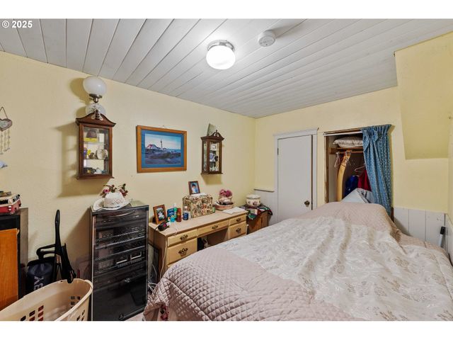 1142 MINNESOTA Ave, Coos Bay, OR 97420