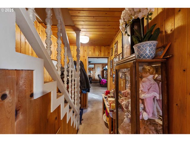 1142 MINNESOTA Ave, Coos Bay, OR 97420