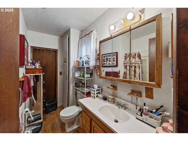 1142 MINNESOTA Ave, Coos Bay, OR 97420