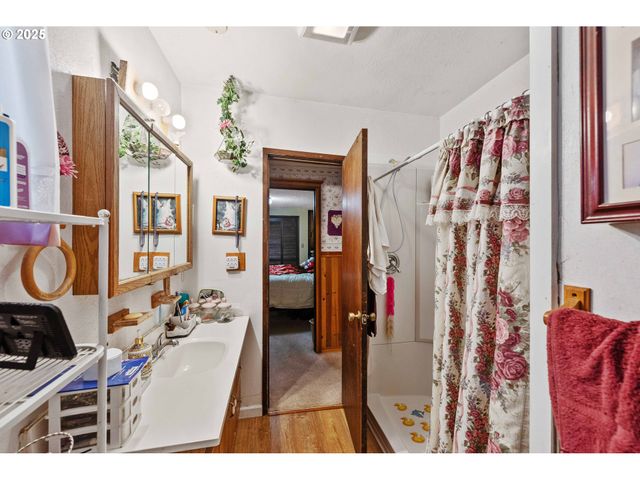 1142 MINNESOTA Ave, Coos Bay, OR 97420