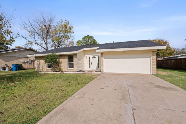 1317 Marblehead Drive, Lewisville, TX 75067
