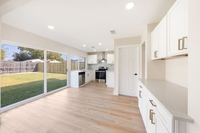 1317 Marblehead Drive, Lewisville, TX 75067