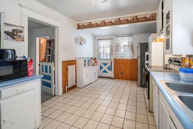 841 Harrison Avenue, Schenectady, NY 12306