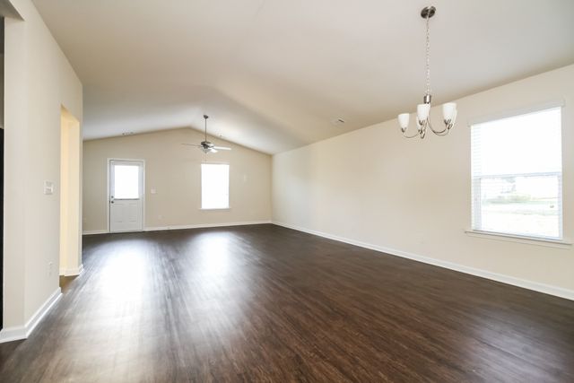 2613 Stinger Dr, Columbia, TN 38401