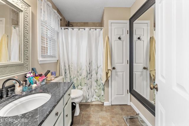 4744 Old Niles Ferry Rd, Maryville, TN 37801
