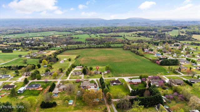 4744 Old Niles Ferry Rd, Maryville, TN 37801