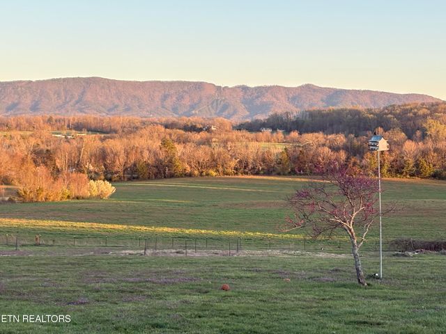 4744 Old Niles Ferry Rd, Maryville, TN 37801