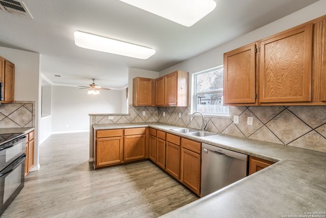 10110 Oak Saddle, San Antonio, TX 78254