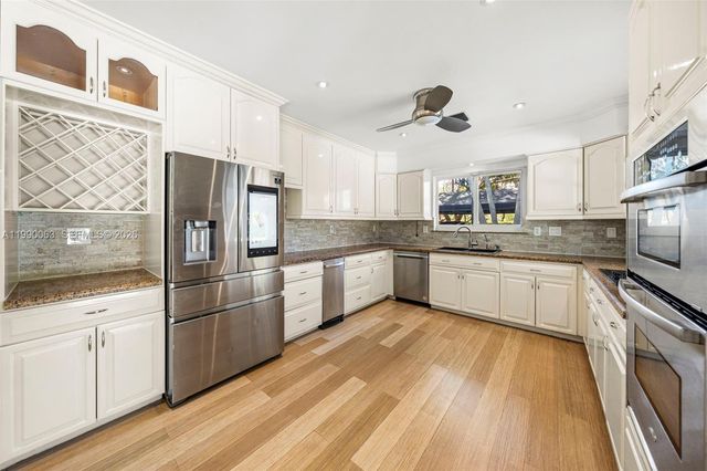 6601 SW 124th St, Pinecrest, FL 33156