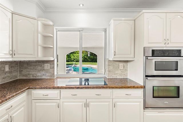 6601 SW 124th St, Pinecrest, FL 33156