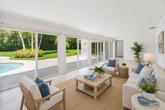 6601 SW 124th St, Pinecrest, FL 33156