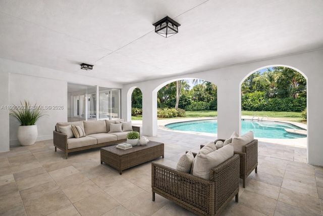 6601 SW 124th St, Pinecrest, FL 33156