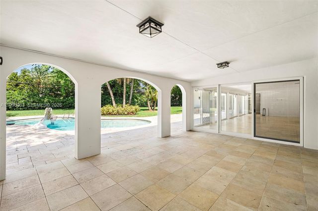 6601 SW 124th St, Pinecrest, FL 33156