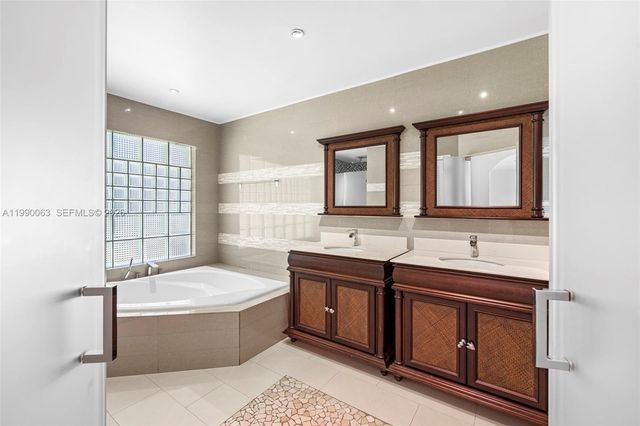 6601 SW 124th St, Pinecrest, FL 33156