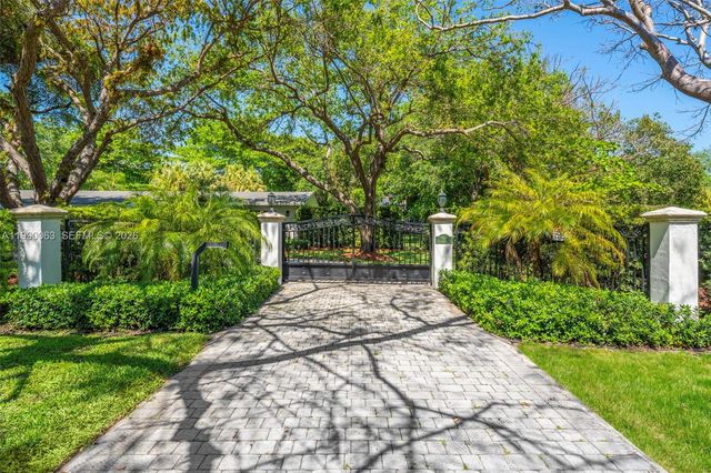 6601 SW 124th St, Pinecrest, FL 33156