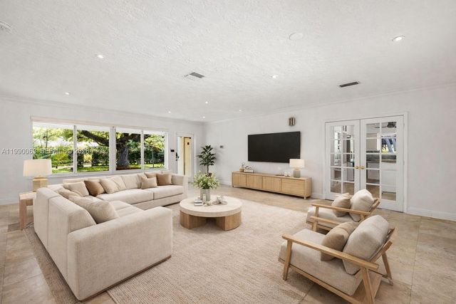 6601 SW 124th St, Pinecrest, FL 33156