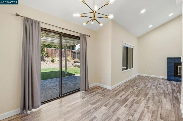 2300 Lake Park Ct, Martinez, CA 94553