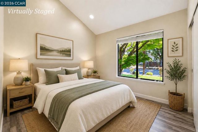 2300 Lake Park Ct, Martinez, CA 94553