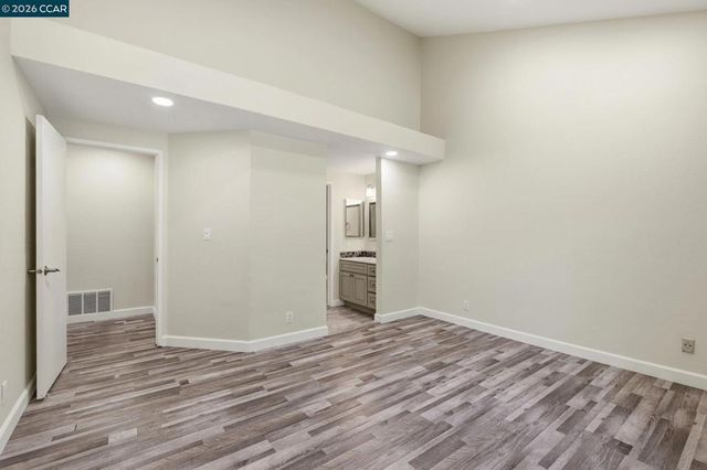 2300 Lake Park Ct, Martinez, CA 94553