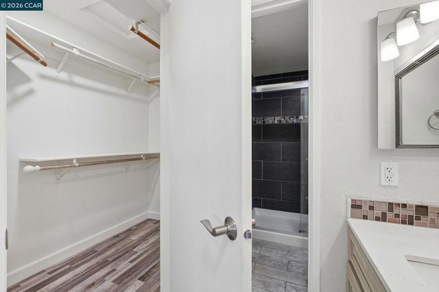 2300 Lake Park Ct, Martinez, CA 94553