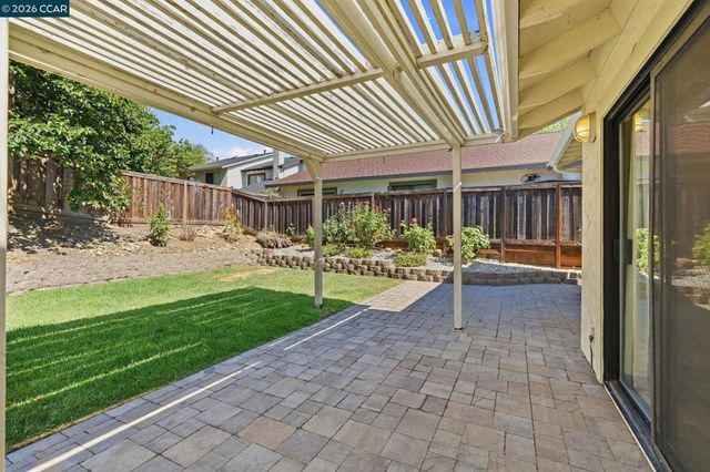 2300 Lake Park Ct, Martinez, CA 94553