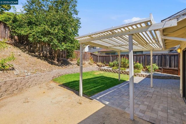 2300 Lake Park Ct, Martinez, CA 94553