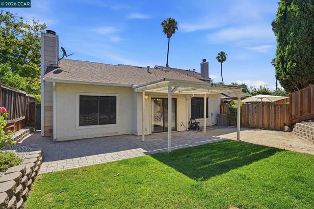2300 Lake Park Ct, Martinez, CA 94553