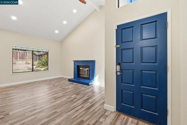 2300 Lake Park Ct, Martinez, CA 94553