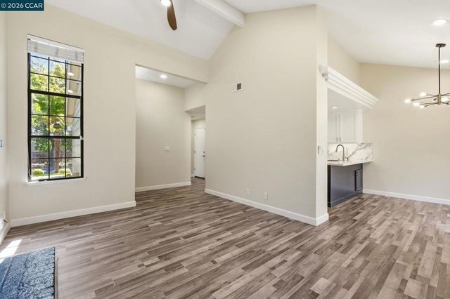 2300 Lake Park Ct, Martinez, CA 94553