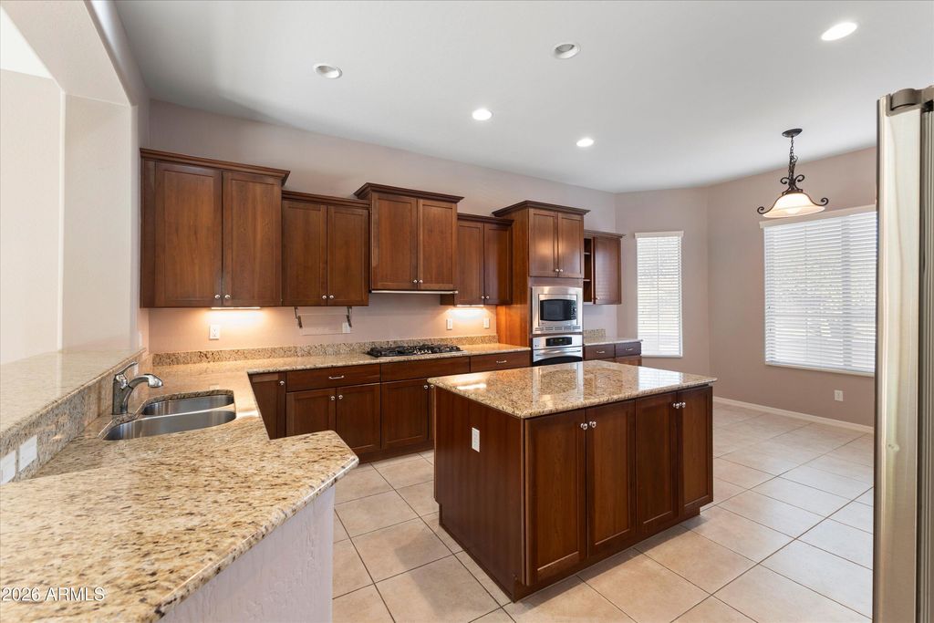 Image 13 of property listing at 26629 W TONOPAH Drive, Buckeye, AZ 85396