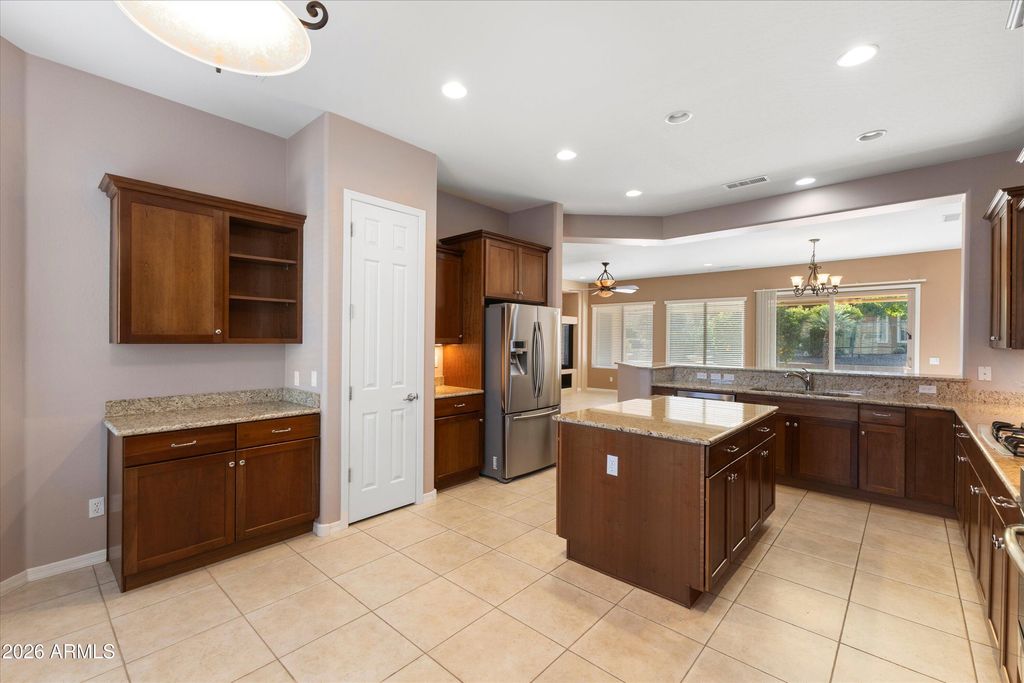 Image 17 of property listing at 26629 W TONOPAH Drive, Buckeye, AZ 85396