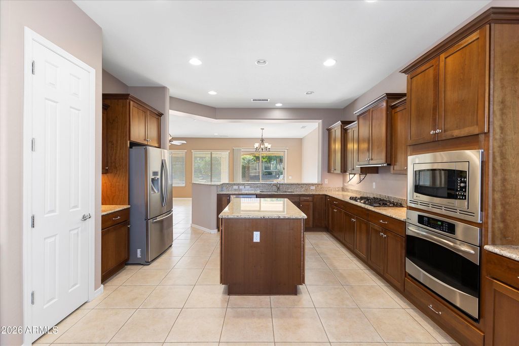 Image 18 of property listing at 26629 W TONOPAH Drive, Buckeye, AZ 85396