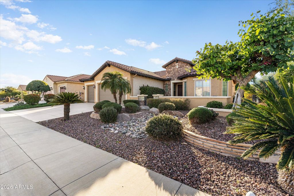 Image 4 of property listing at 26629 W TONOPAH Drive, Buckeye, AZ 85396