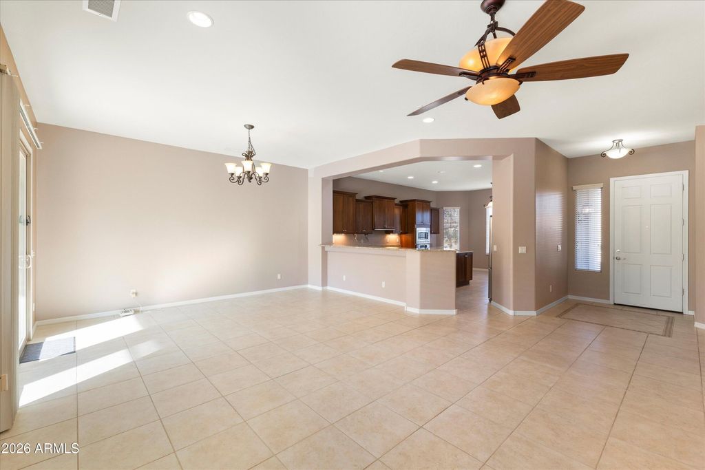 Image 9 of property listing at 26629 W TONOPAH Drive, Buckeye, AZ 85396