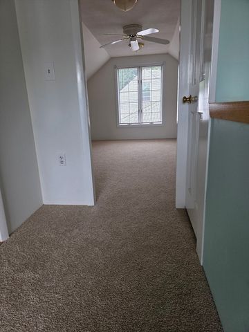 19 Calumet Ave, Worcester, MA 01606