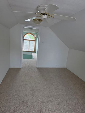 19 Calumet Ave, Worcester, MA 01606
