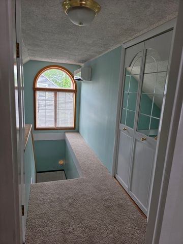 19 Calumet Ave, Worcester, MA 01606