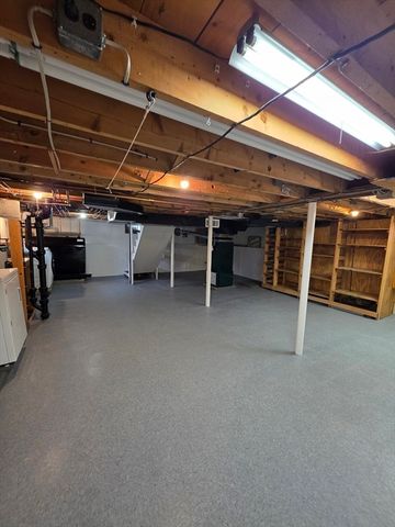 19 Calumet Ave, Worcester, MA 01606