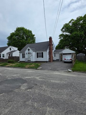 19 Calumet Ave, Worcester, MA 01606