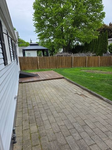 19 Calumet Ave, Worcester, MA 01606