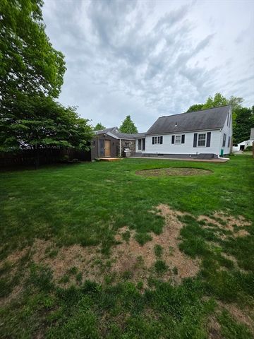 19 Calumet Ave, Worcester, MA 01606