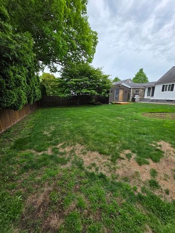 19 Calumet Ave, Worcester, MA 01606